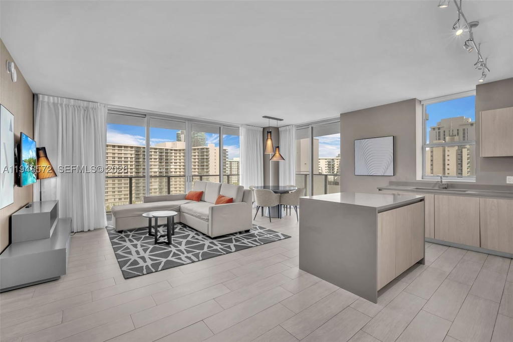 Real estate property located at 4010 Ocean Dr R701, Broward, 4010 South Ocean Condo, Hollywood, FL