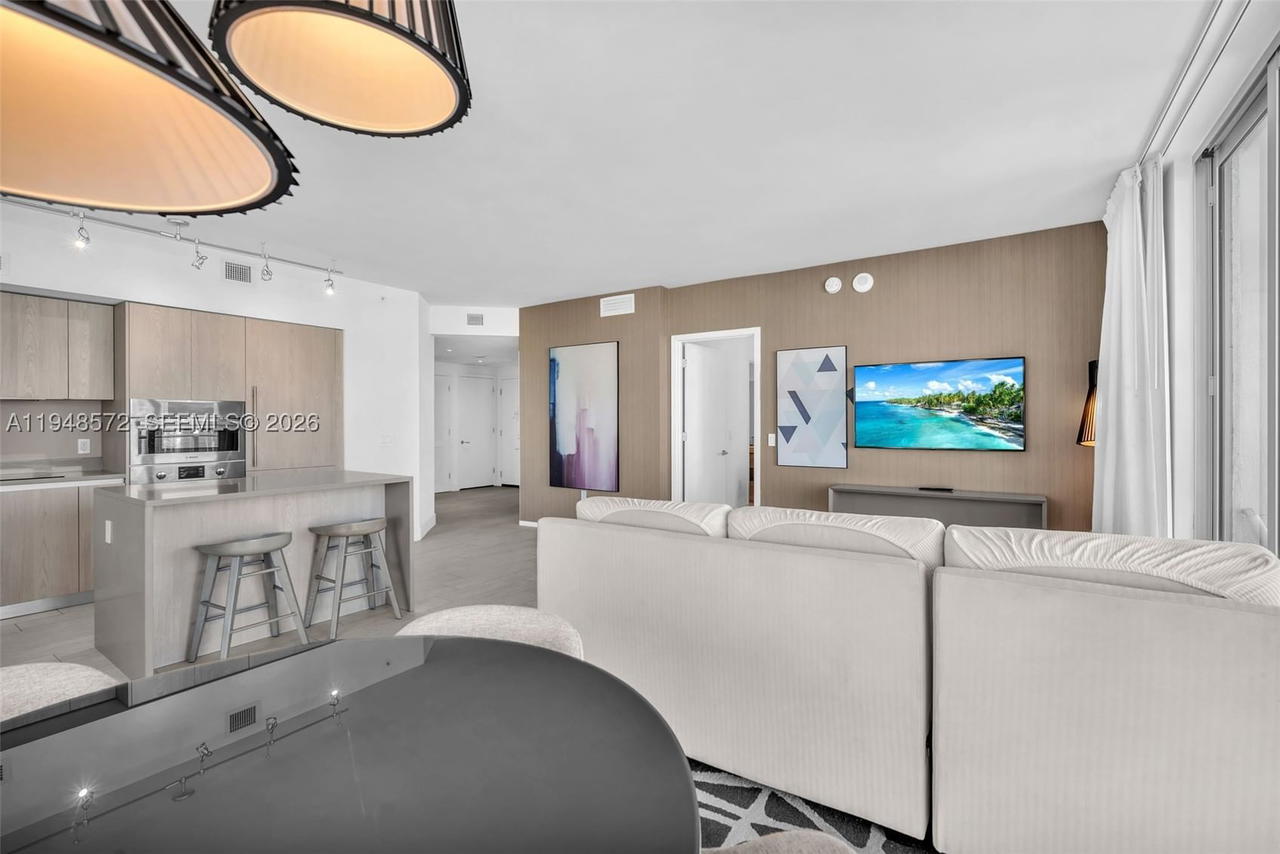 Real estate property located at 4010 Ocean Dr R701, Broward, 4010 South Ocean Condo, Hollywood, FL