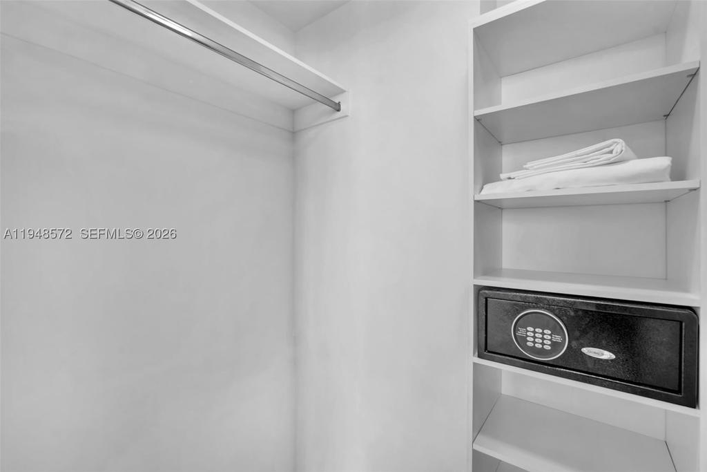 Real estate property located at 4010 Ocean Dr R701, Broward, 4010 South Ocean Condo, Hollywood, FL