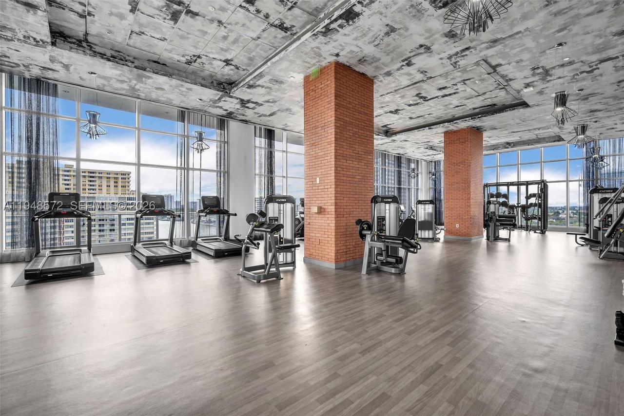 Real estate property located at 4010 Ocean Dr R701, Broward, 4010 South Ocean Condo, Hollywood, FL