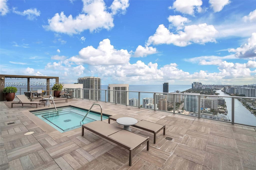 Real estate property located at 4010 Ocean Dr R701, Broward, 4010 South Ocean Condo, Hollywood, FL