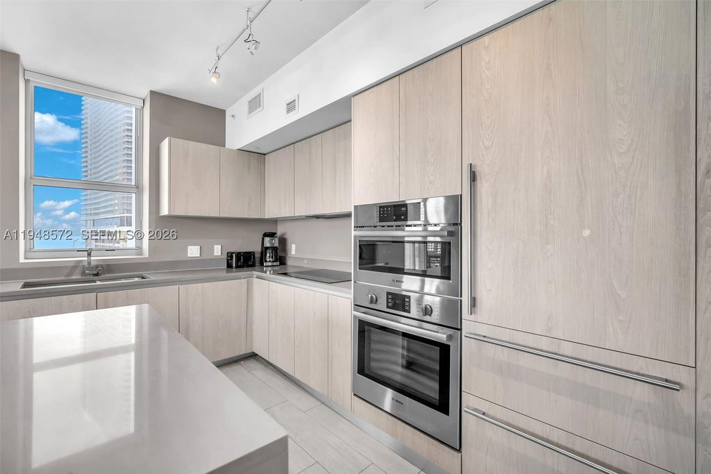 Real estate property located at 4010 Ocean Dr R701, Broward, 4010 South Ocean Condo, Hollywood, FL