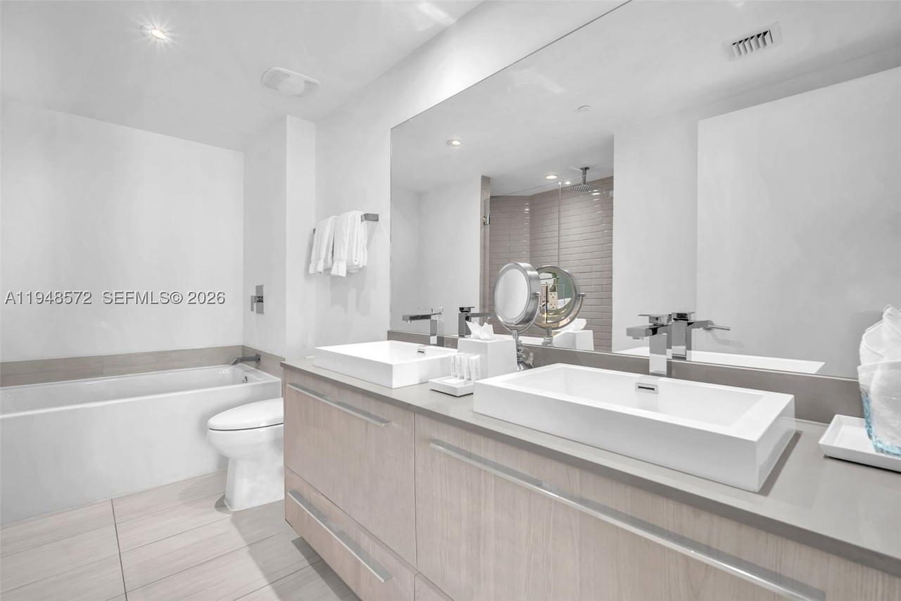 Real estate property located at 4010 Ocean Dr R701, Broward, 4010 South Ocean Condo, Hollywood, FL