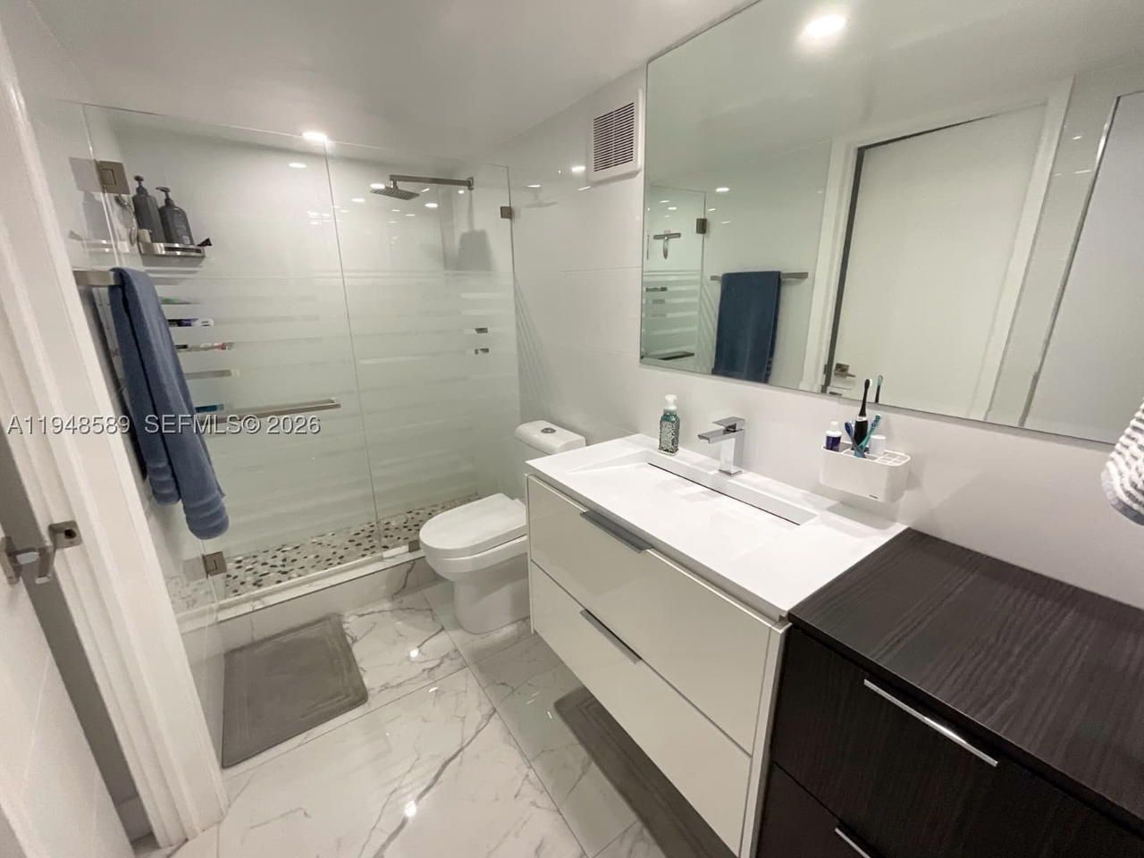 Real estate property located at 1301 Miami Gardens Dr #501W, Miami-dade, Buckley Towers Condo - Ea, Miami, FL