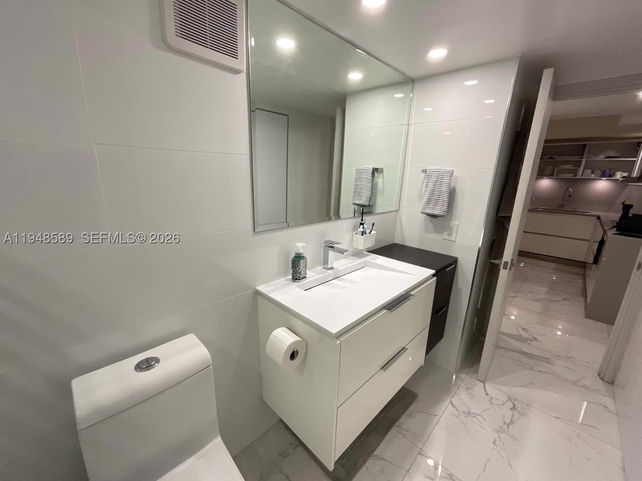 Real estate property located at 1301 Miami Gardens Dr #501W, Miami-dade, Buckley Towers Condo - Ea, Miami, FL