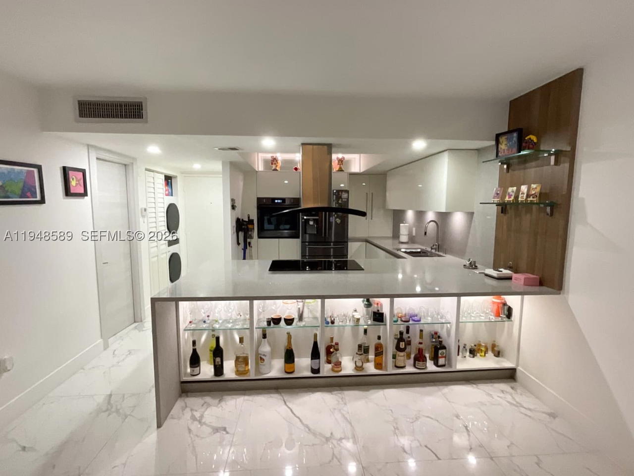 Real estate property located at 1301 Miami Gardens Dr #501W, Miami-dade, Buckley Towers Condo - Ea, Miami, FL