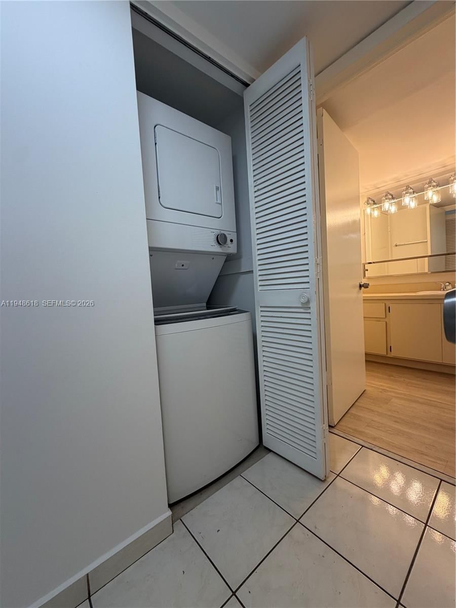 Real estate property located at 995 84th Ave #223, Miami-dade, Westchester Point Condo, Miami, FL