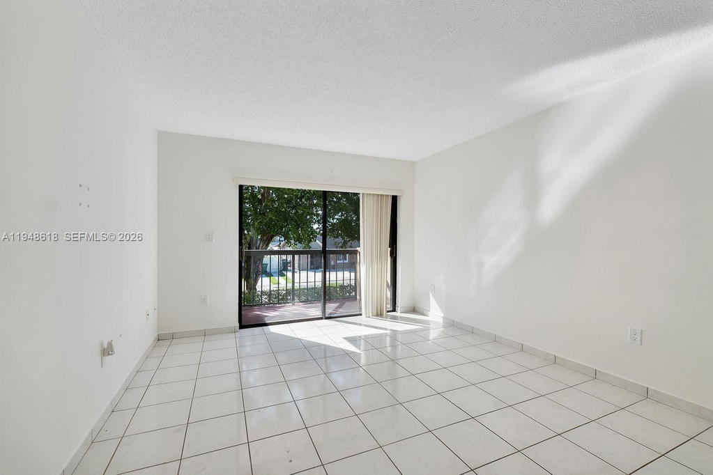 Real estate property located at 995 84th Ave #223, Miami-dade, Westchester Point Condo, Miami, FL