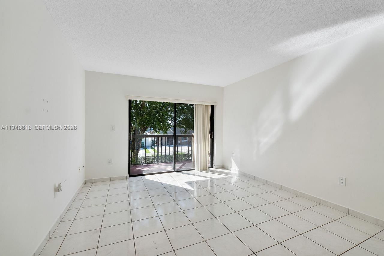 Real estate property located at 995 84th Ave #223, Miami-dade, Westchester Point Condo, Miami, FL