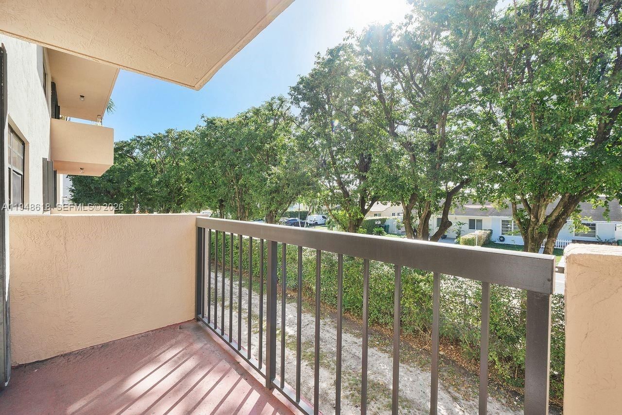 Real estate property located at 995 84th Ave #223, Miami-dade, Westchester Point Condo, Miami, FL