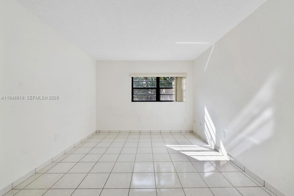 Real estate property located at 995 84th Ave #223, Miami-dade, Westchester Point Condo, Miami, FL
