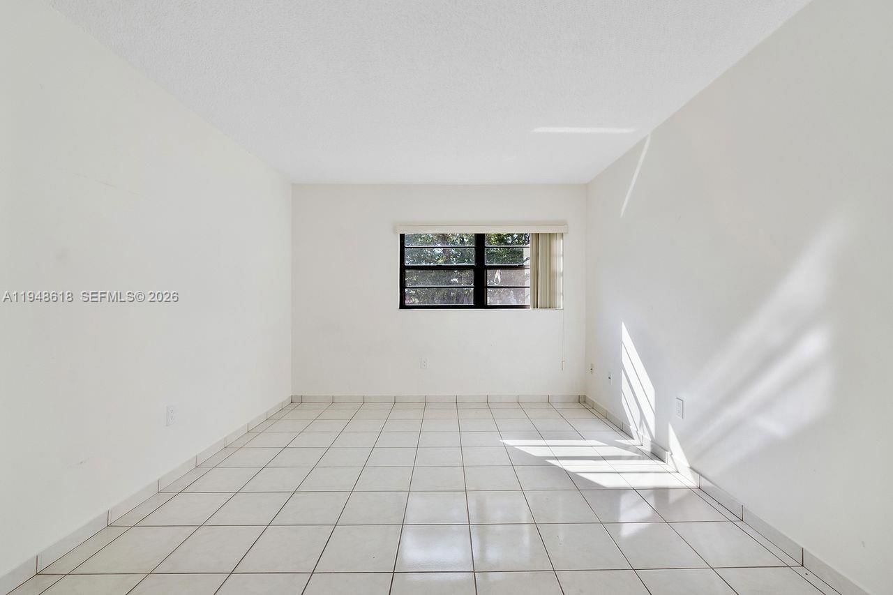 Real estate property located at 995 84th Ave #223, Miami-dade, Westchester Point Condo, Miami, FL