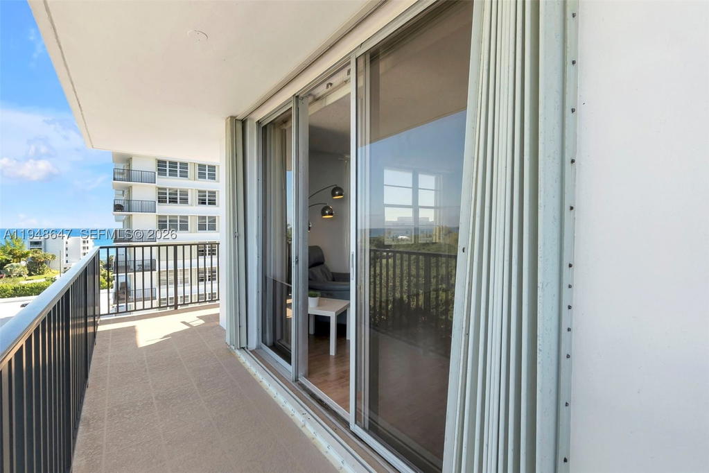Real estate property located at 2121 Ocean Blvd #902W, Palm Beach, Boca Towers Condo Portion, Boca Raton, FL