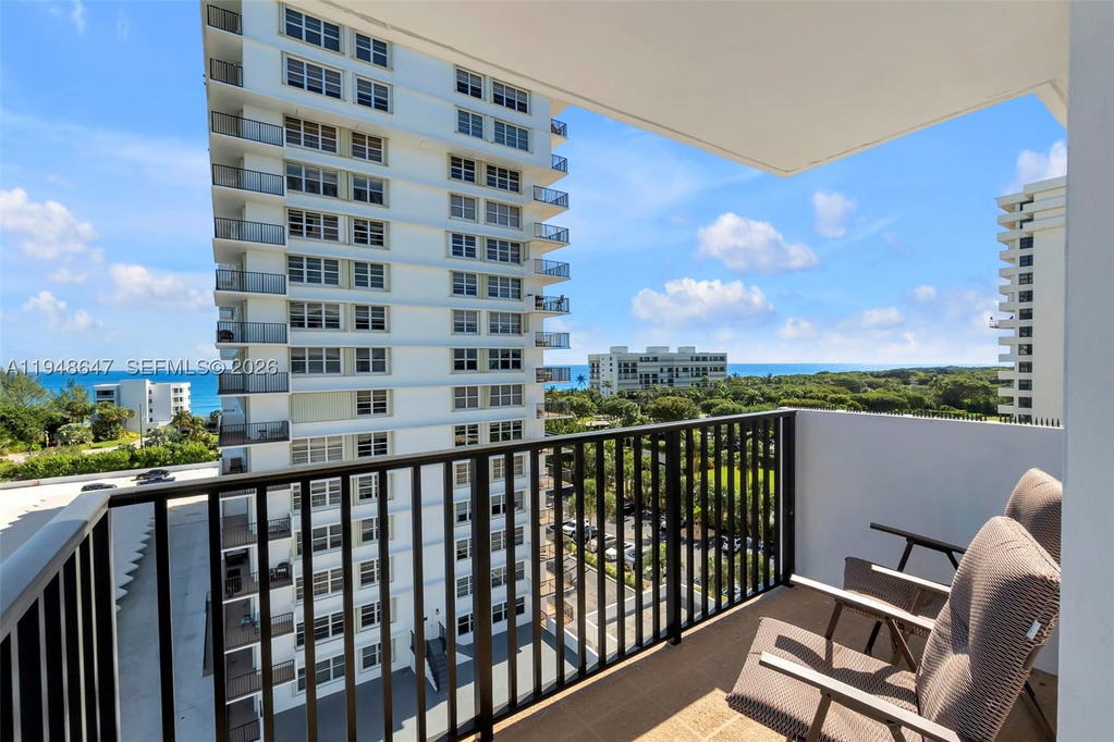 Real estate property located at 2121 Ocean Blvd #902W, Palm Beach, Boca Towers Condo Portion, Boca Raton, FL