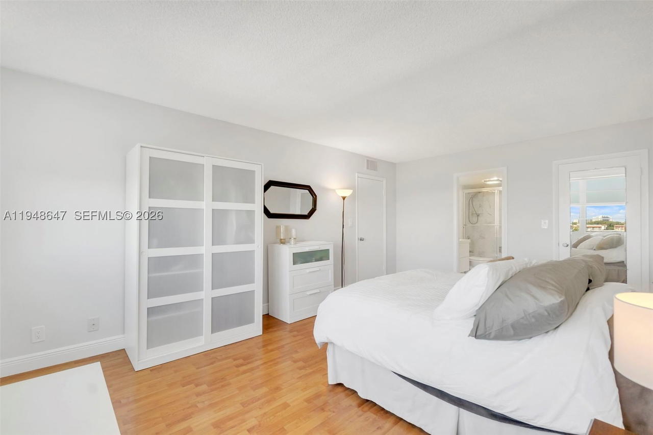Real estate property located at 2121 Ocean Blvd #902W, Palm Beach, Boca Towers Condo Portion, Boca Raton, FL