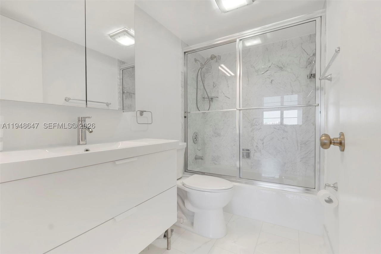 Real estate property located at 2121 Ocean Blvd #902W, Palm Beach, Boca Towers Condo Portion, Boca Raton, FL