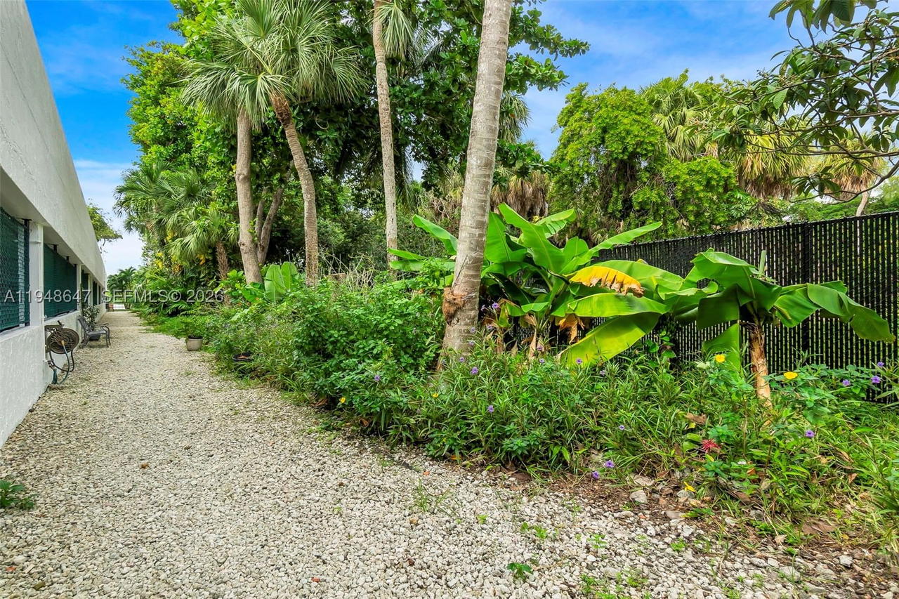 Real estate property located at 2121 Ocean Blvd #902W, Palm Beach, Boca Towers Condo Portion, Boca Raton, FL