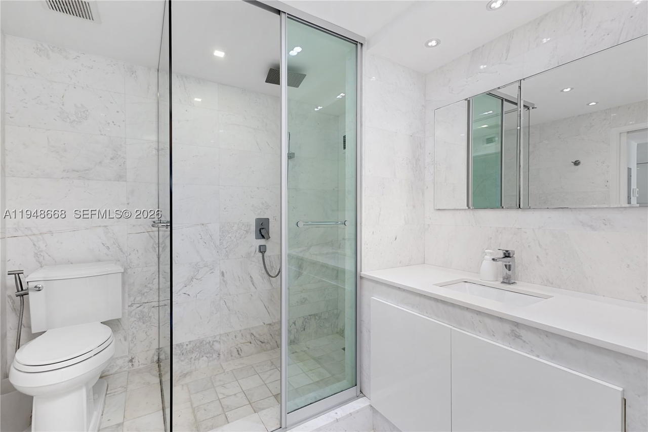 Real estate property located at 401 Ocean Dr #421, Miami-dade, The Presidential Condo, Miami Beach, FL