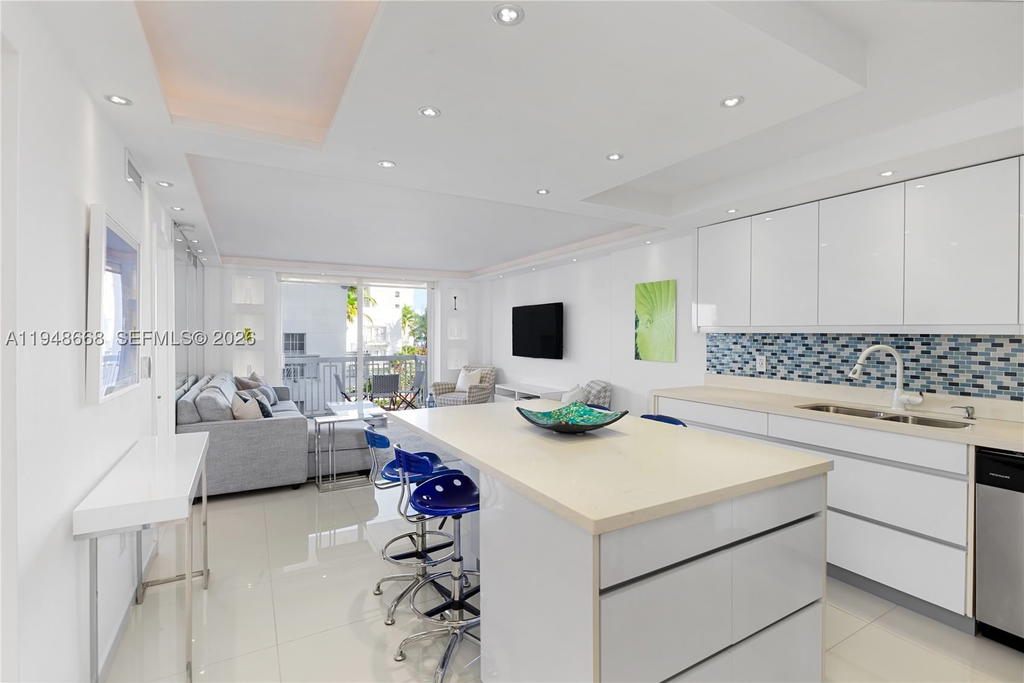 Real estate property located at 401 Ocean Dr #421, Miami-dade, The Presidential Condo, Miami Beach, FL