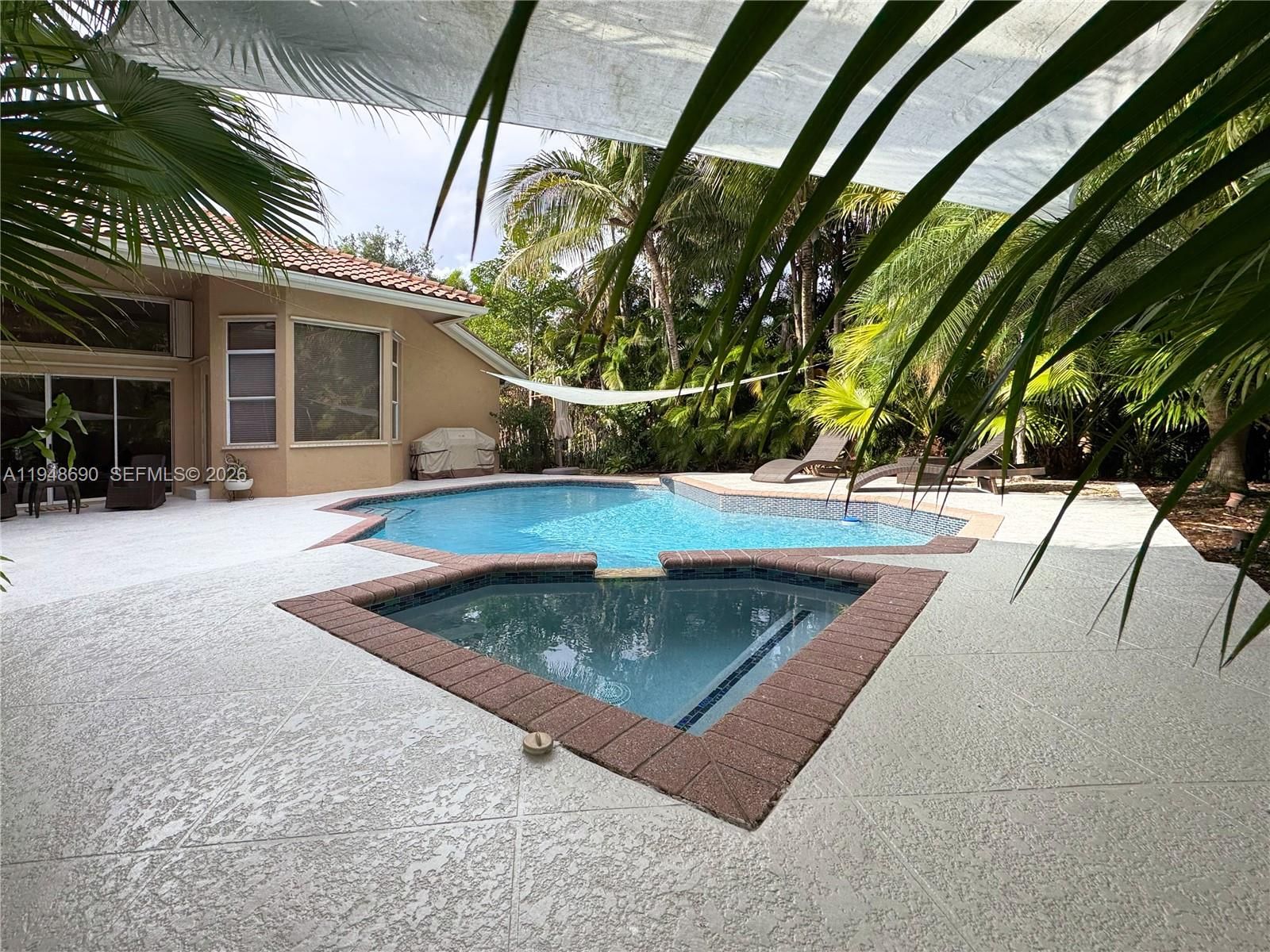 Real estate property located at 375 Sabal Way, Broward, Sector 6, Weston, FL