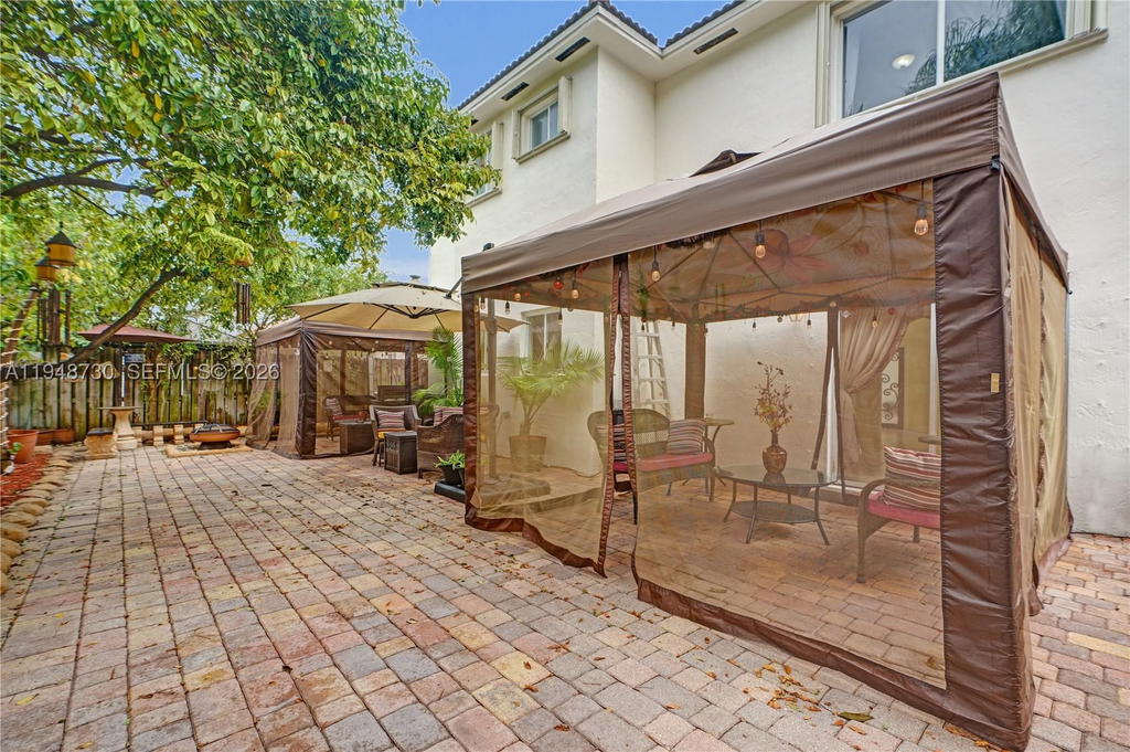 Real estate property located at 5502 162nd Pl, Miami-dade, Pelicans Cove, Miami, FL