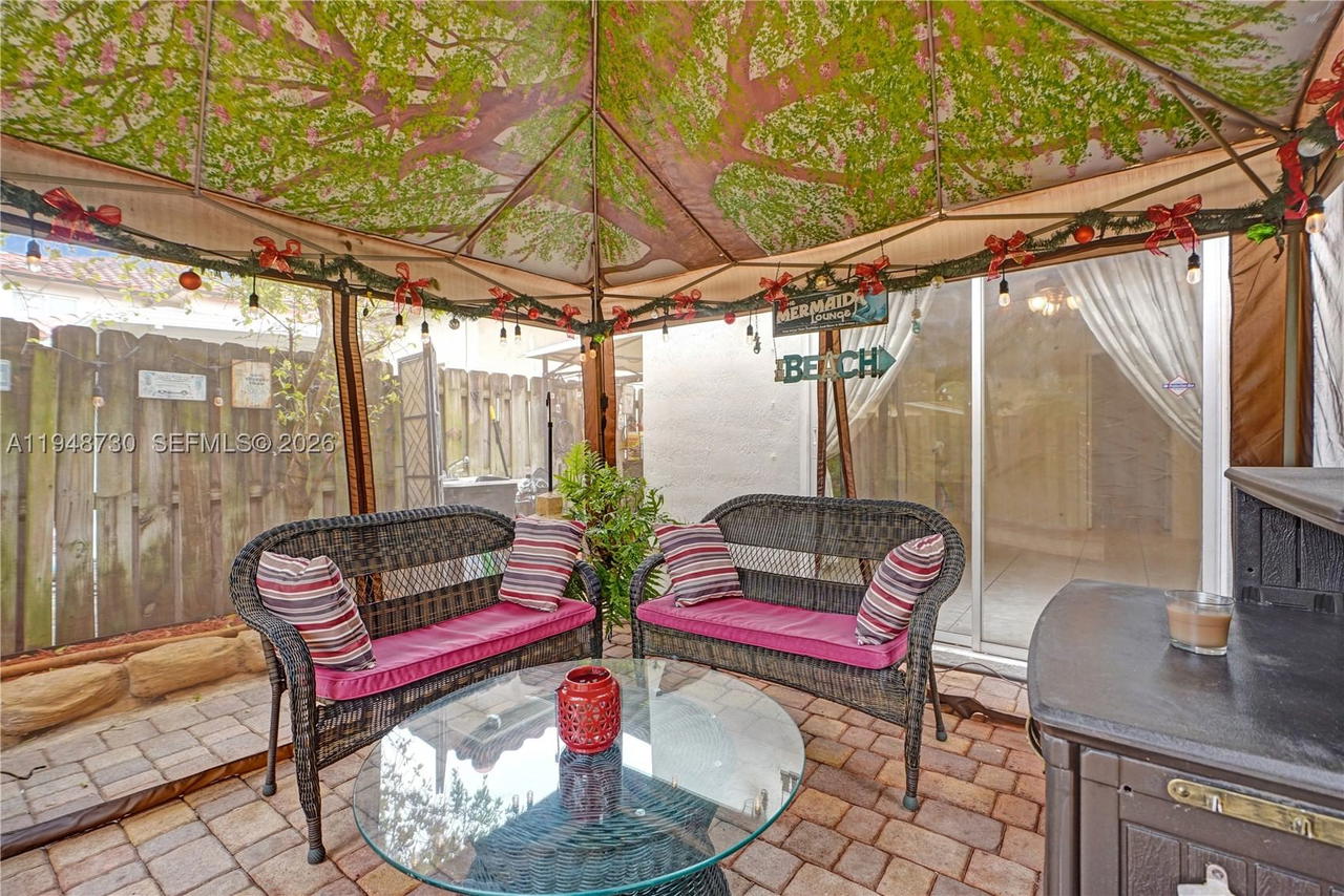 Real estate property located at 5502 162nd Pl, Miami-dade, Pelicans Cove, Miami, FL