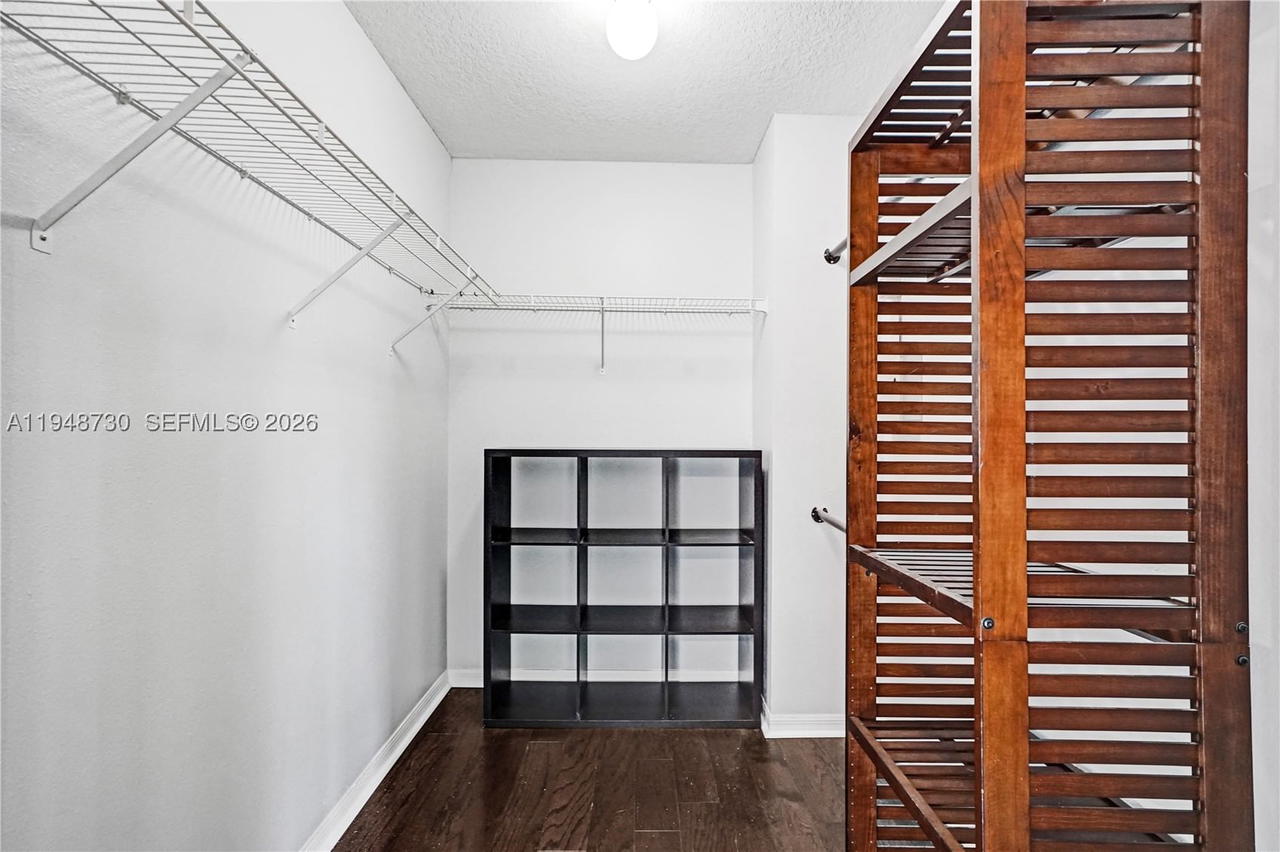 Real estate property located at 5502 162nd Pl, Miami-dade, Pelicans Cove, Miami, FL