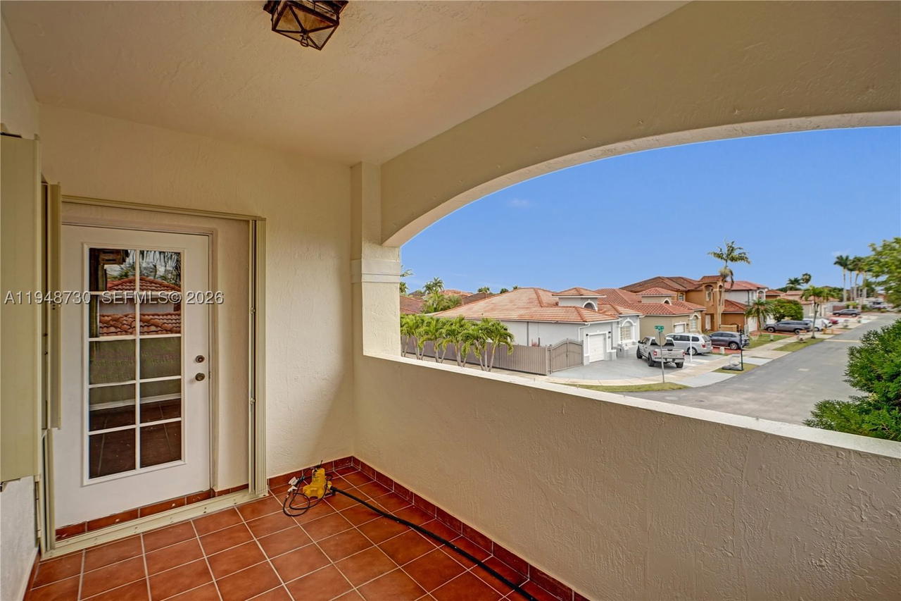 Real estate property located at 5502 162nd Pl, Miami-dade, Pelicans Cove, Miami, FL