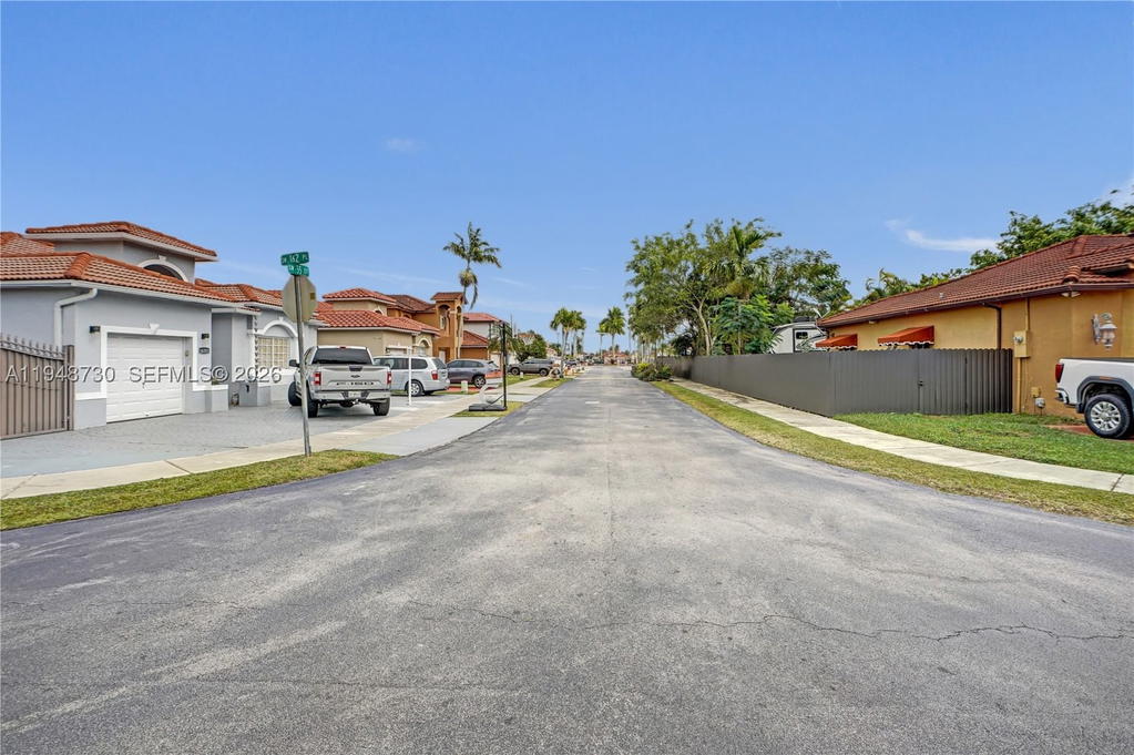 Real estate property located at 5502 162nd Pl, Miami-dade, Pelicans Cove, Miami, FL