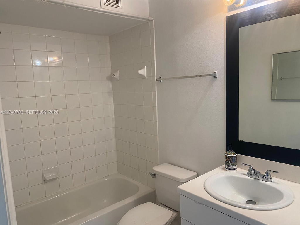 Real estate property located at 2237 Salerno Cir, Broward, Sectors 3 & 4 Boundary Pl, Weston, FL