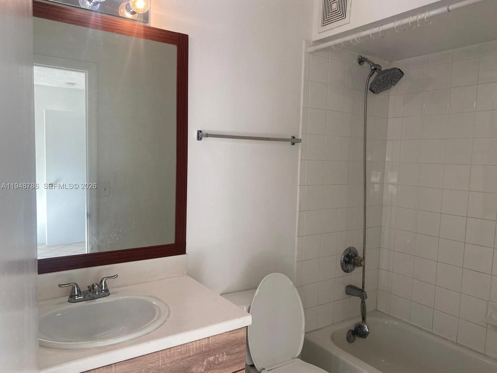Real estate property located at 2237 Salerno Cir, Broward, Sectors 3 & 4 Boundary Pl, Weston, FL