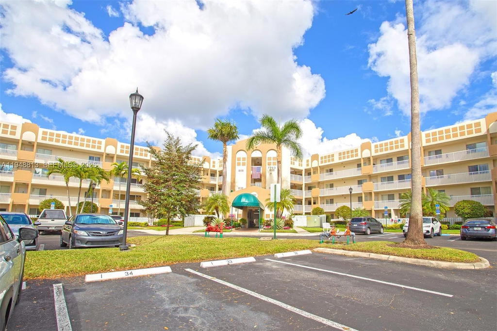Real estate property located at 7763 Southampton Ter #211, Broward, Southampton Condominium I, Tamarac, FL