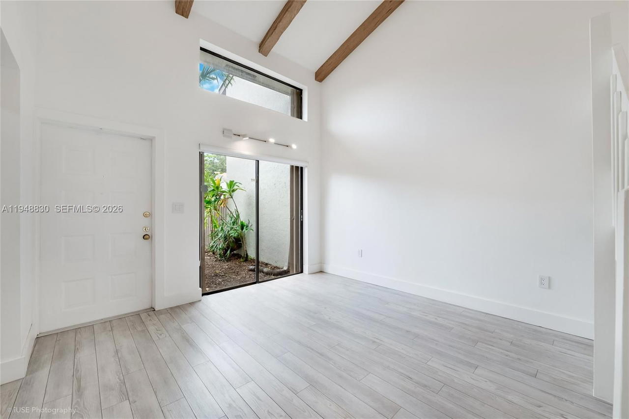 Real estate property located at 11416 110th Ln, Miami-dade, Sabal Chase Sec 1, Miami, FL