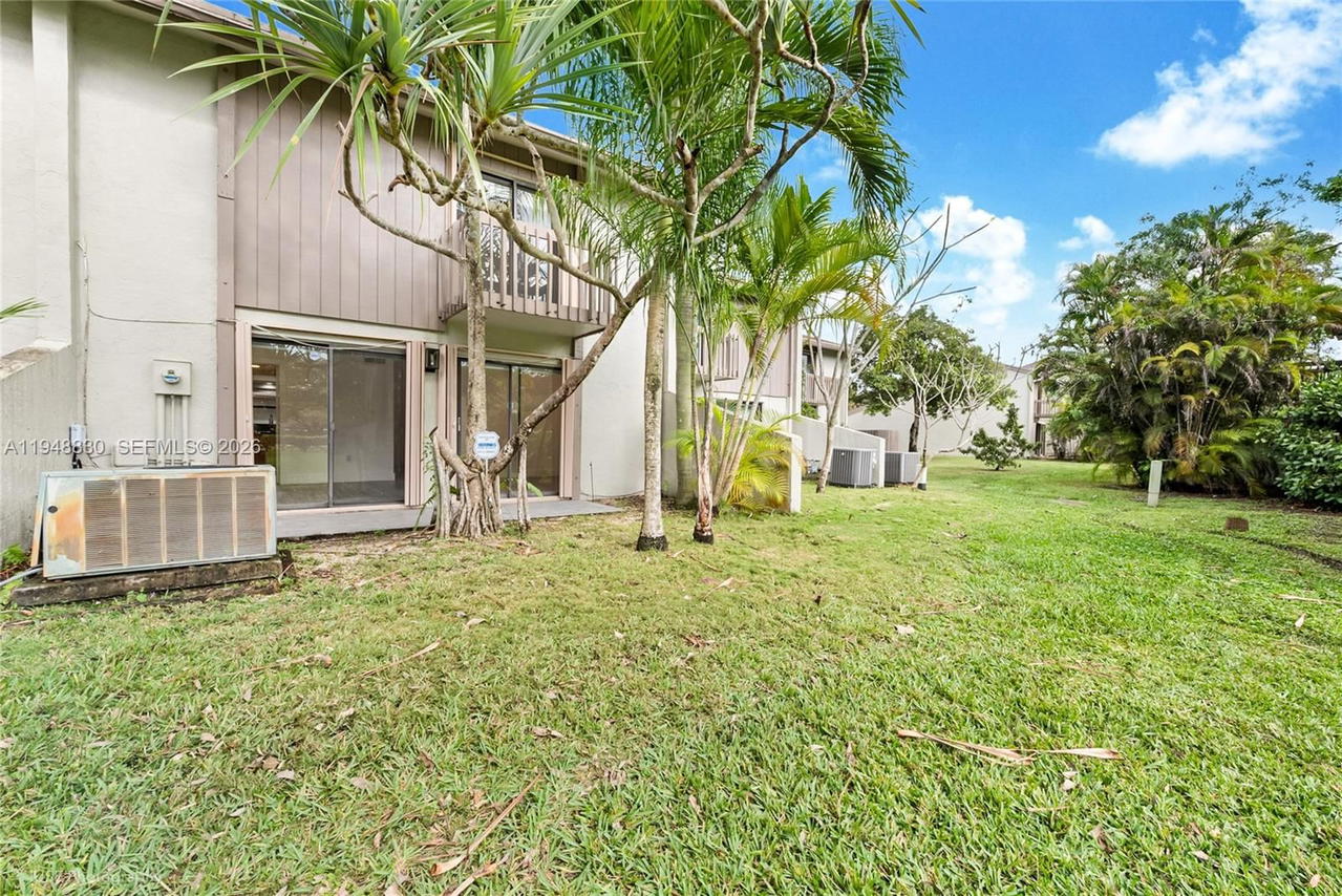 Real estate property located at 11416 110th Ln, Miami-dade, Sabal Chase Sec 1, Miami, FL