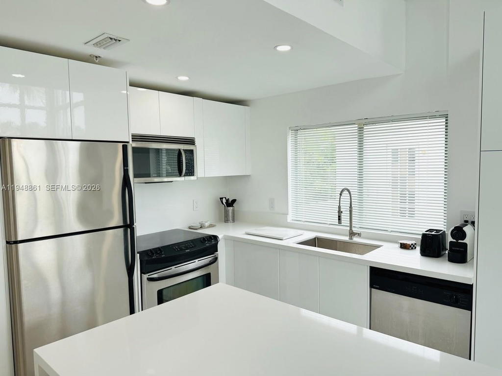 Real estate property located at 7700 Collins Ave #5, Miami-dade, Vilamur Condo, Miami Beach, FL