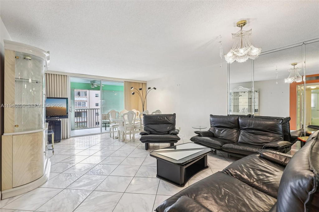 Real estate property located at 319 14th Ave #501, Broward, Meadowbrook Towers Condo, Hallandale Beach, FL