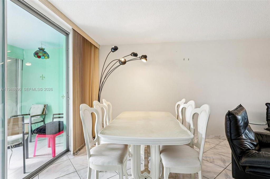 Real estate property located at 319 14th Ave #501, Broward, Meadowbrook Towers Condo, Hallandale Beach, FL
