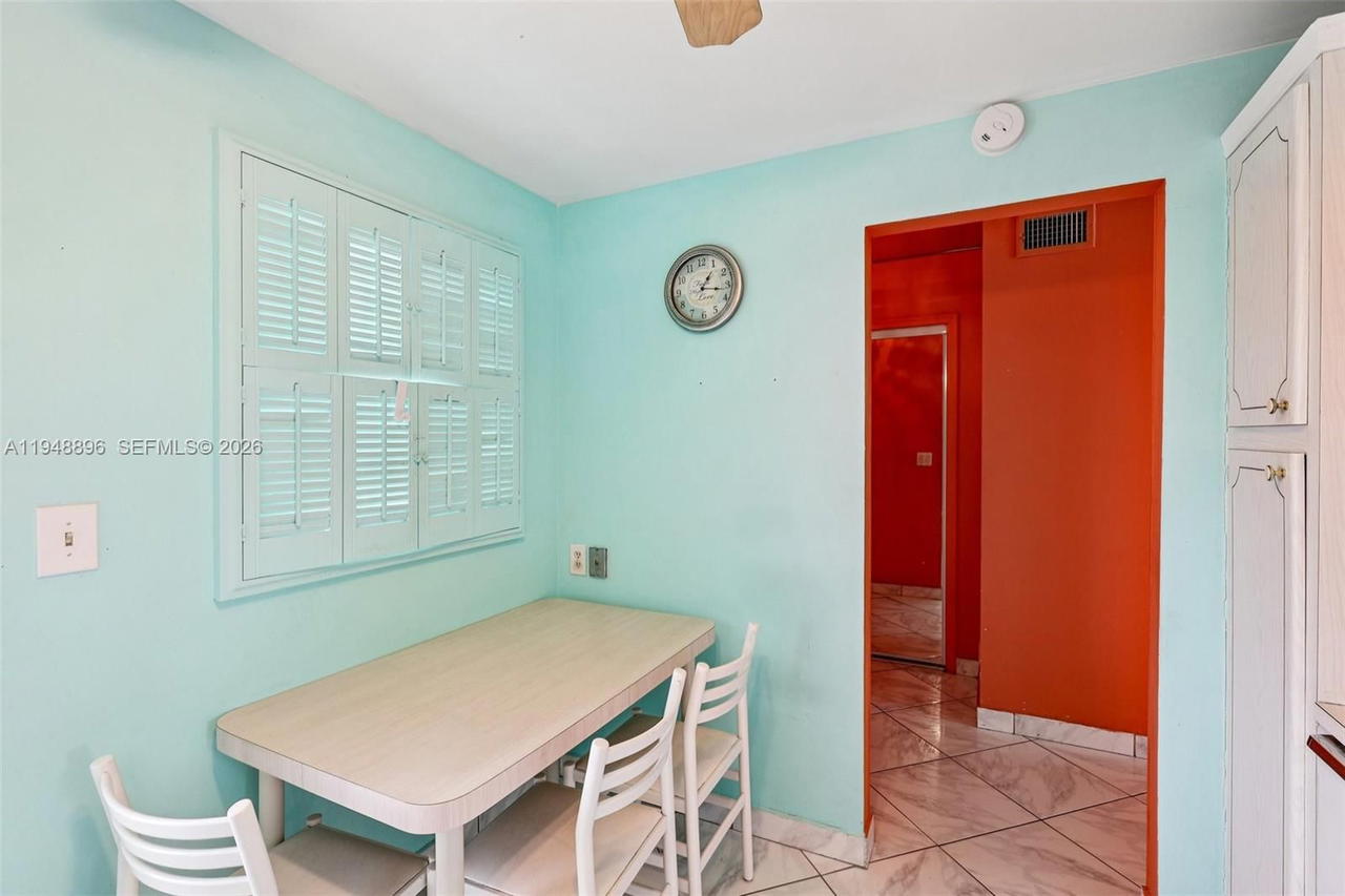 Real estate property located at 319 14th Ave #501, Broward, Meadowbrook Towers Condo, Hallandale Beach, FL