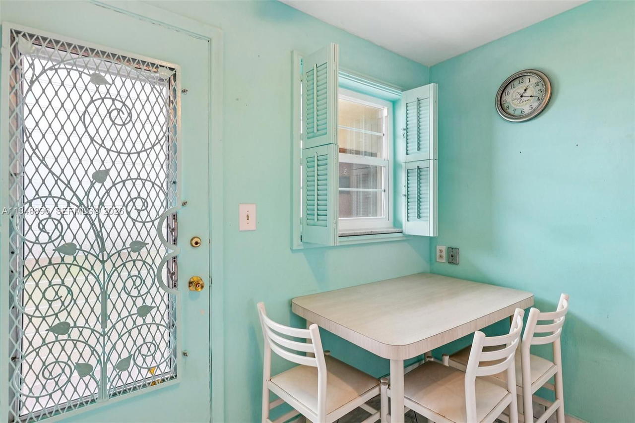 Real estate property located at 319 14th Ave #501, Broward, Meadowbrook Towers Condo, Hallandale Beach, FL