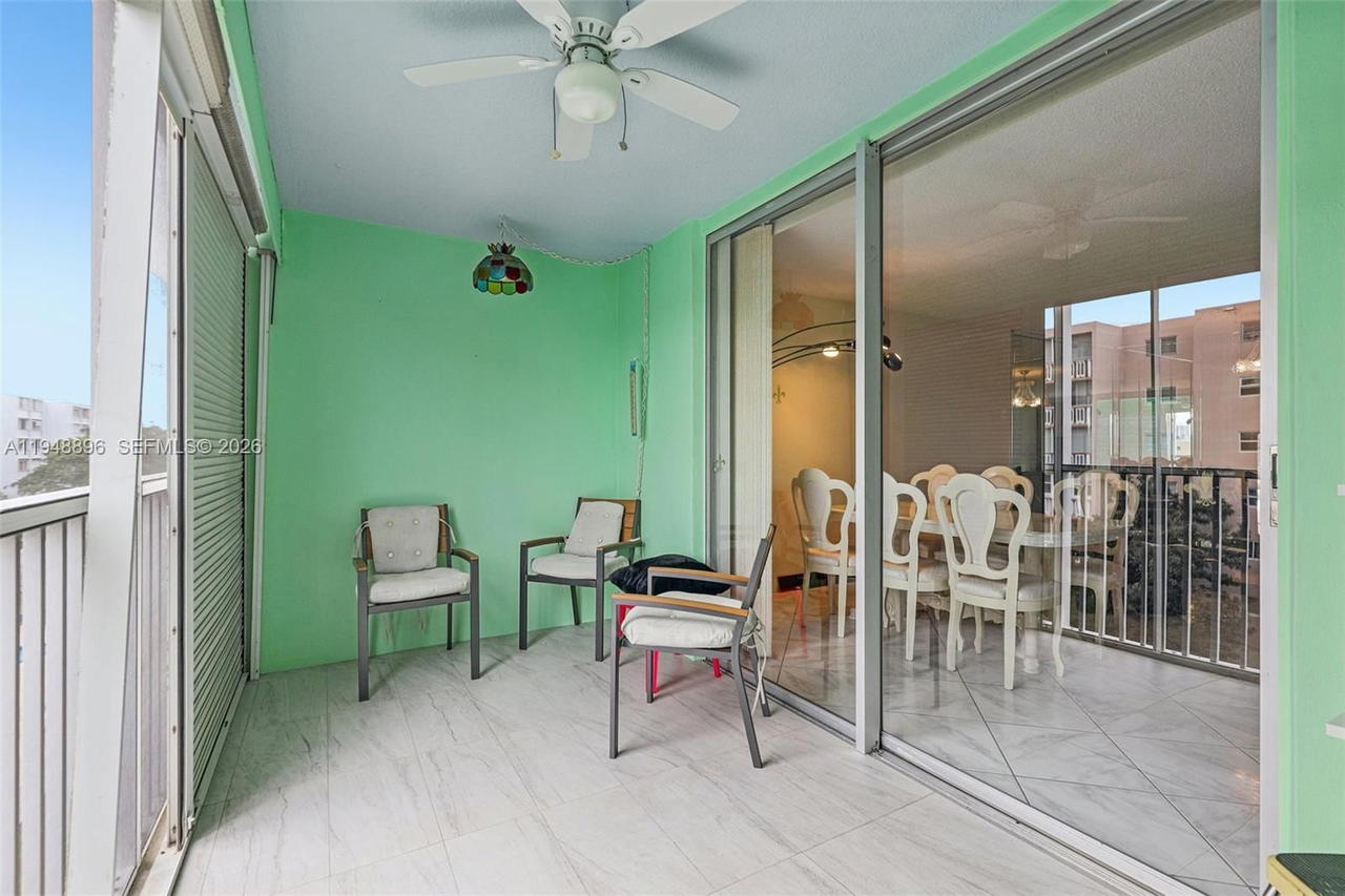 Real estate property located at 319 14th Ave #501, Broward, Meadowbrook Towers Condo, Hallandale Beach, FL