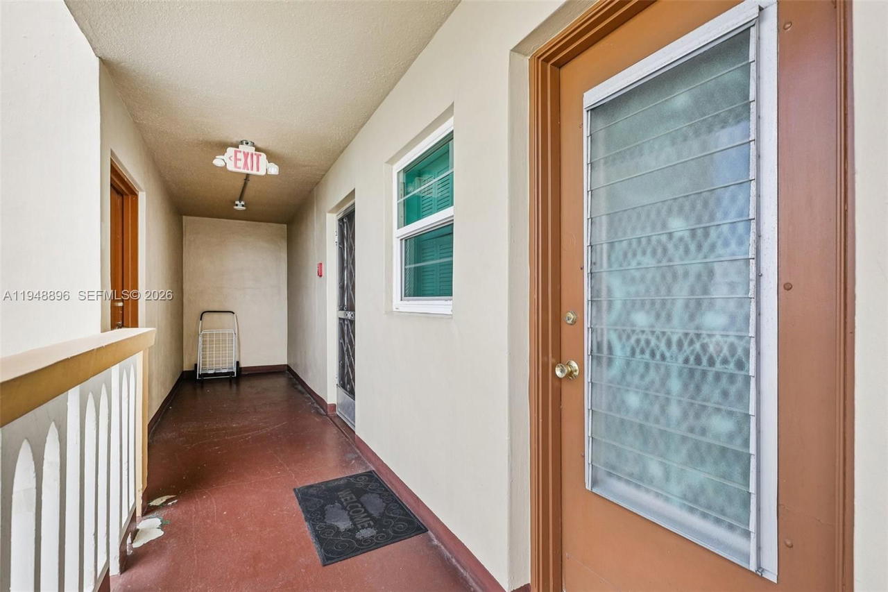 Real estate property located at 319 14th Ave #501, Broward, Meadowbrook Towers Condo, Hallandale Beach, FL