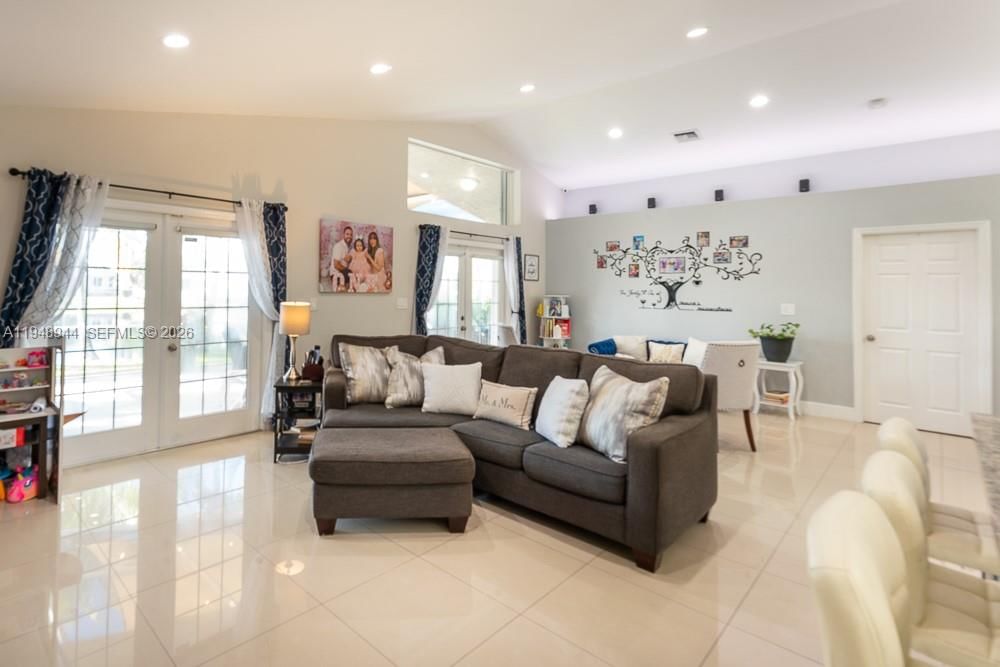 Real estate property located at 17376 33rd Ct, Broward, Silver Lakes Phase Iii Re, Miramar, FL