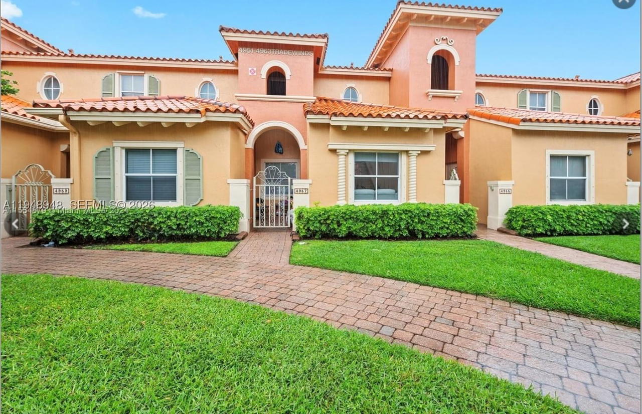 Real estate property located at 4957 Tradewinds Ter #704, Broward, Villas At Harbor Isles, Dania Beach, FL