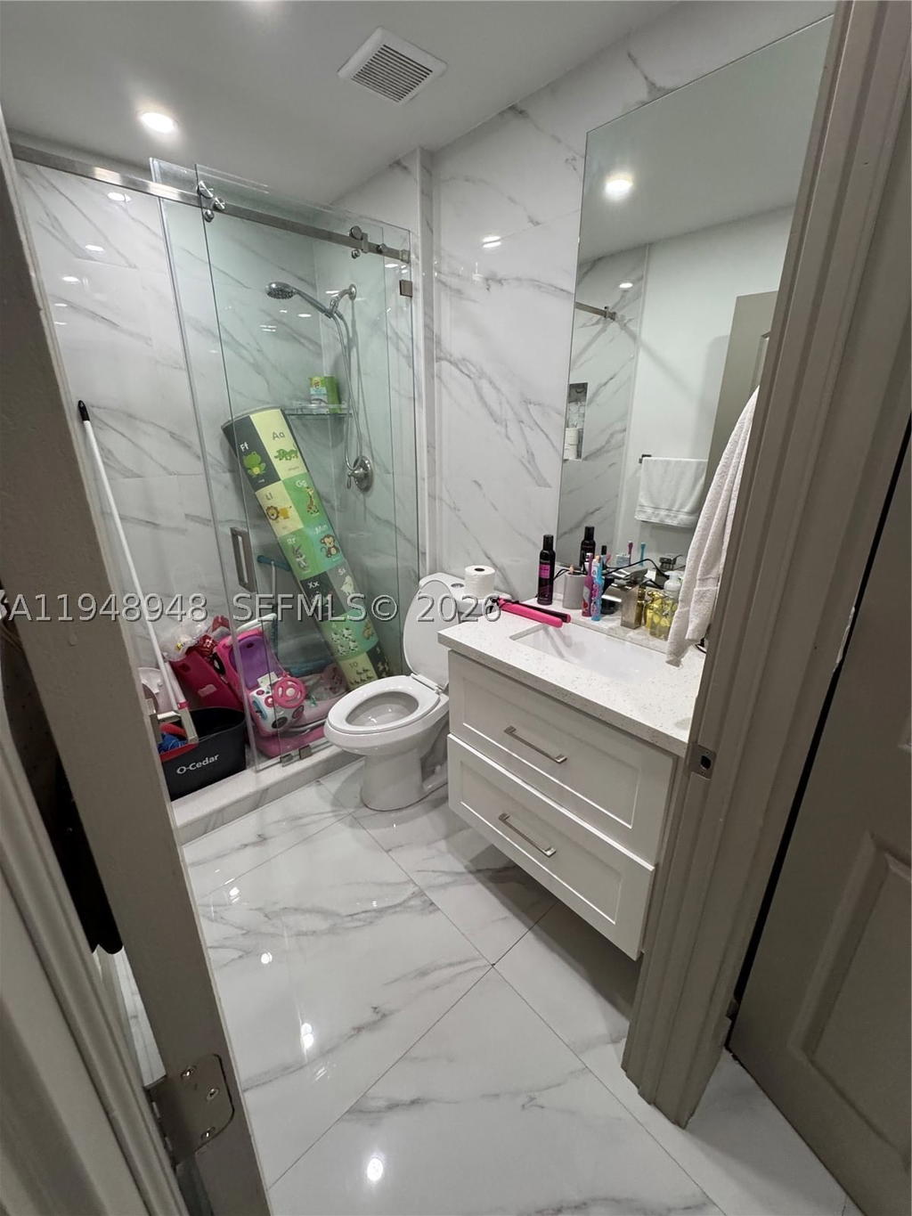 Real estate property located at 4957 Tradewinds Ter #704, Broward, Villas At Harbor Isles, Dania Beach, FL