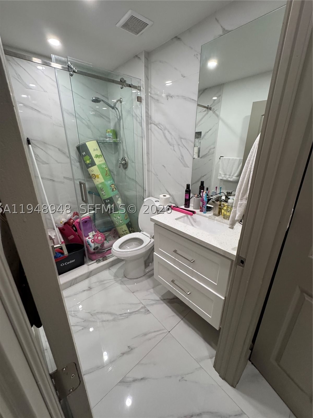 Real estate property located at 4957 Tradewinds Ter #704, Broward, Villas At Harbor Isles, Dania Beach, FL