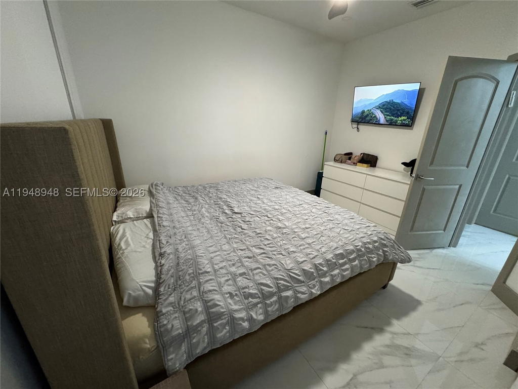 Real estate property located at 4957 Tradewinds Ter #704, Broward, Villas At Harbor Isles, Dania Beach, FL