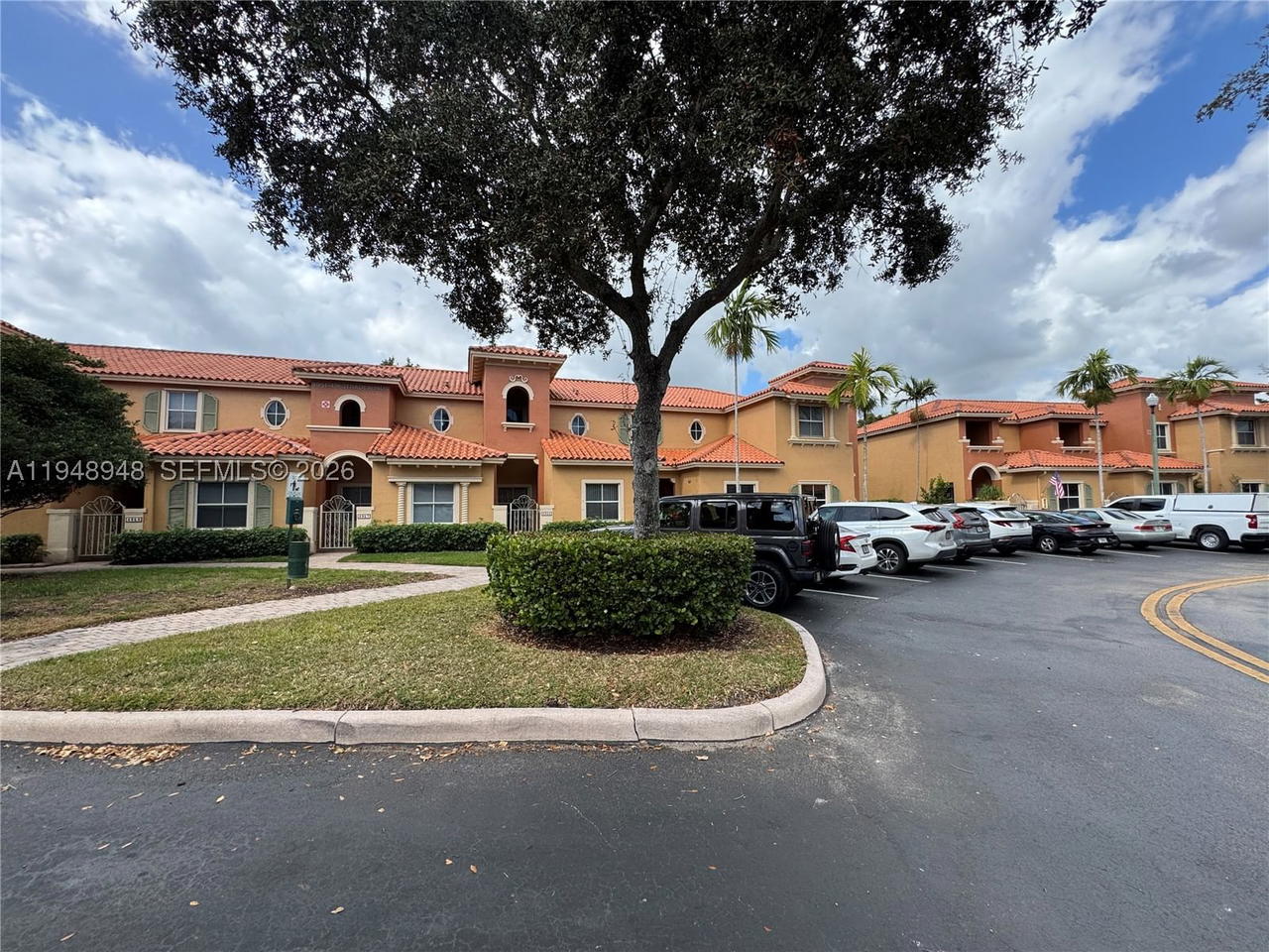 Real estate property located at 4957 Tradewinds Ter #704, Broward, Villas At Harbor Isles, Dania Beach, FL