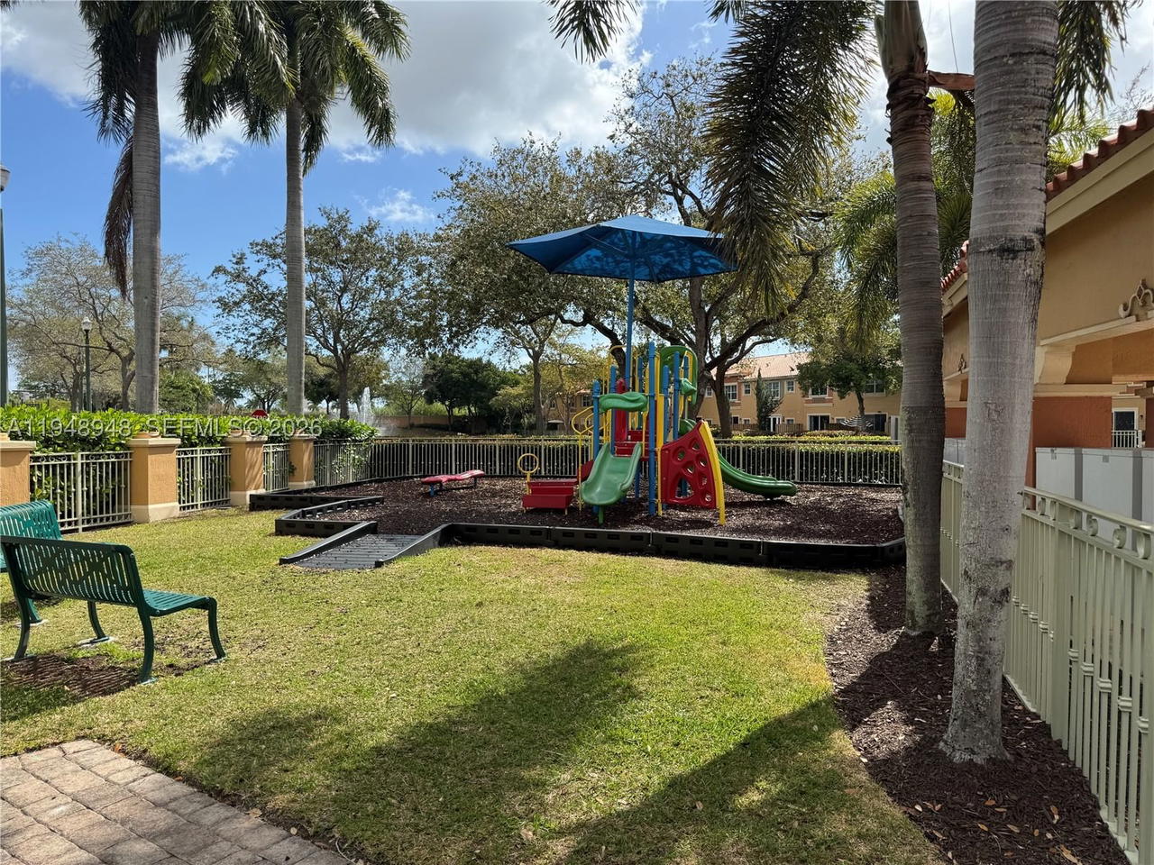 Real estate property located at 4957 Tradewinds Ter #704, Broward, Villas At Harbor Isles, Dania Beach, FL