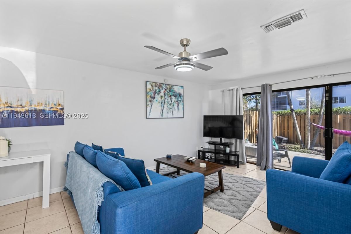 Real estate property located at 8009 29th St, Broward, Fairways Of Sunrise, Sunrise, FL