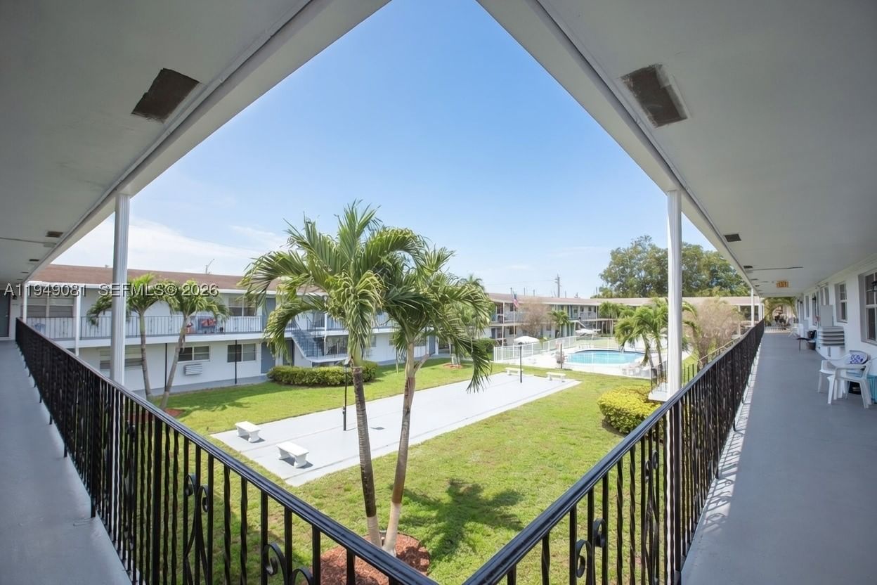 Real estate property located at 7401 Pines Blvd #222, Broward, Pembroke House Condo, Pembroke Pines, FL